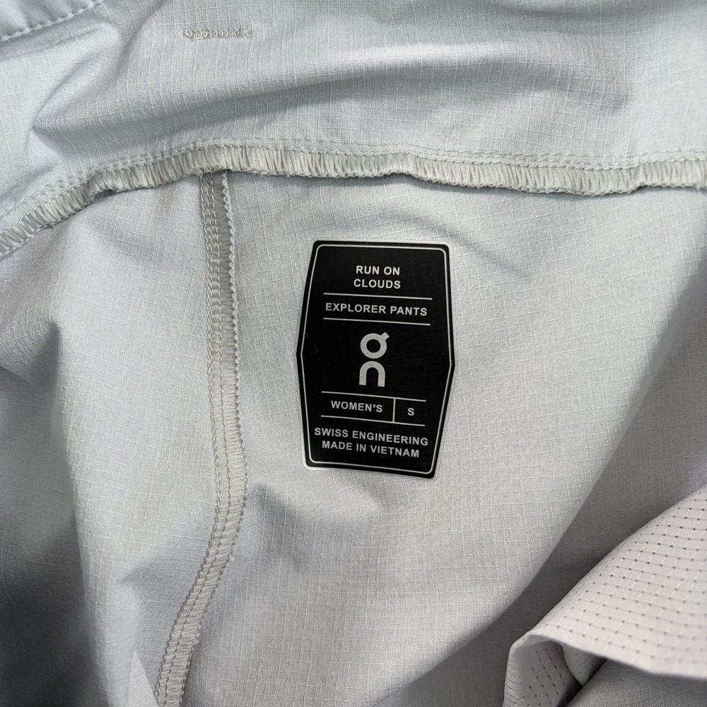 Run On Clouds Explorer Pants in Grey Women Small Hiking Trails Performance $190 - Picture 2 of 12
